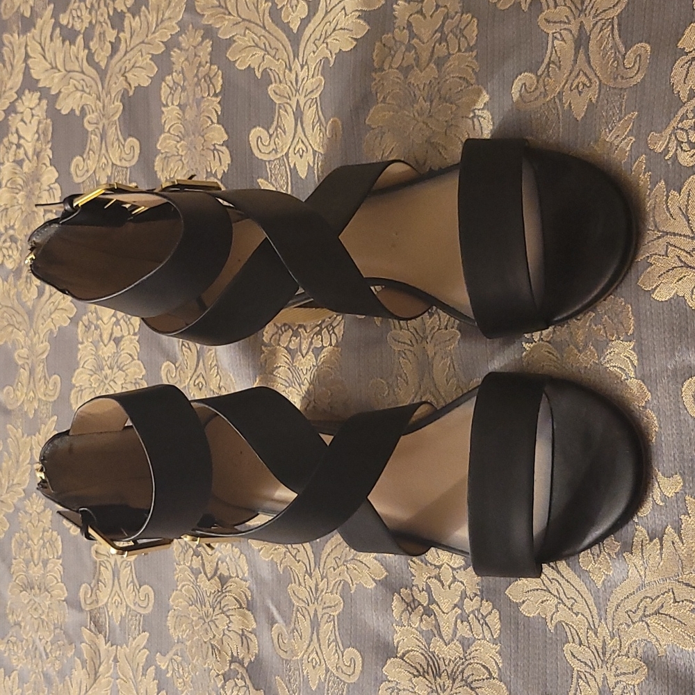 Women Black Open-Toe Shoes
